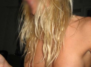 blonde avec les tétons qui pointent